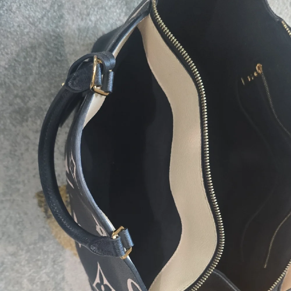 Authentic Louis Vuitton Grand Palais MM Bicolor Monogram Empreinte Leather - Picture 6 of 15